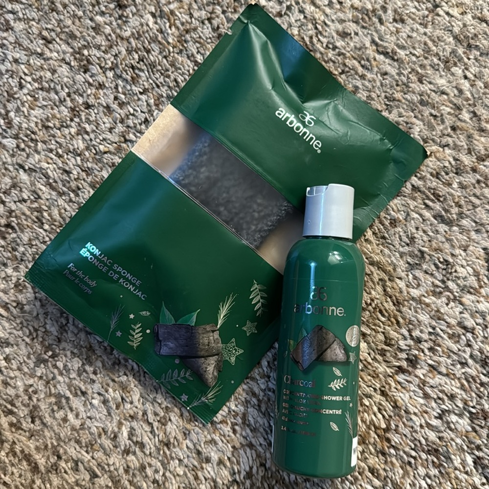 New - Arbonne Charcoal Shower Gel 3.4 oz. & KONJAC Sponge Gift Set